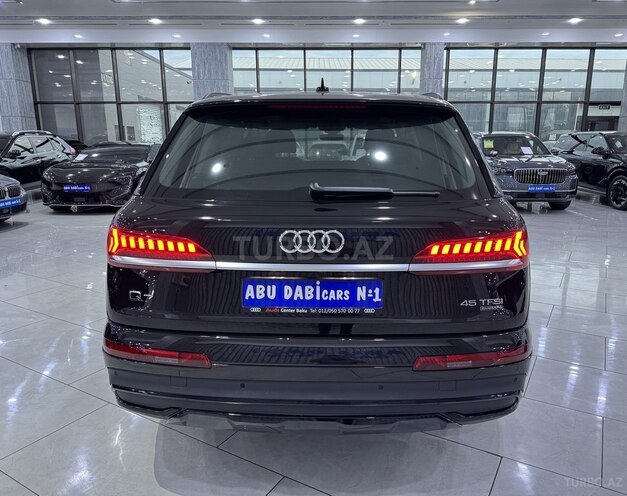 Audi Q7-7