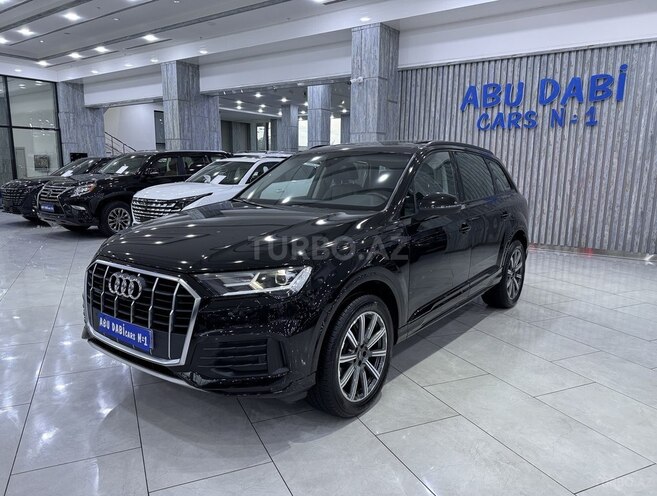 Audi Q7-1