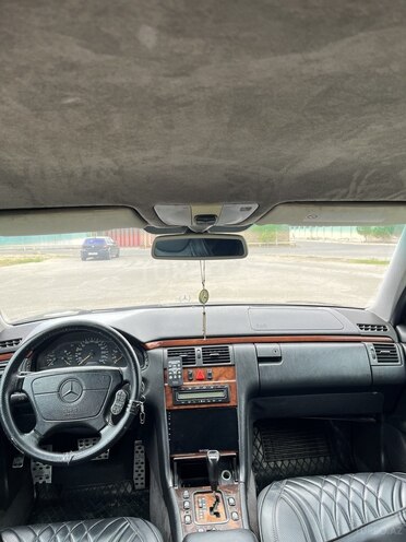 Mercedes E 240 1998, 280,000 km - 2.4 l - Bakı