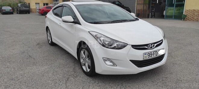 Hyundai Elantra-4