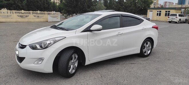 Hyundai Elantra-8
