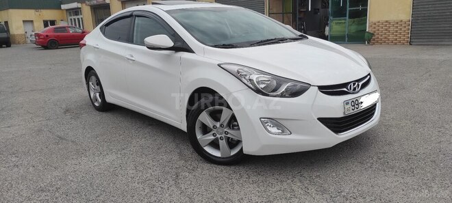 Hyundai Elantra-9