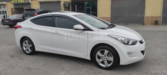 Hyundai Elantra-20