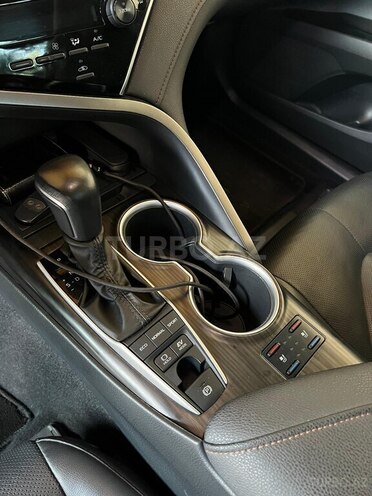 Toyota Camry-16