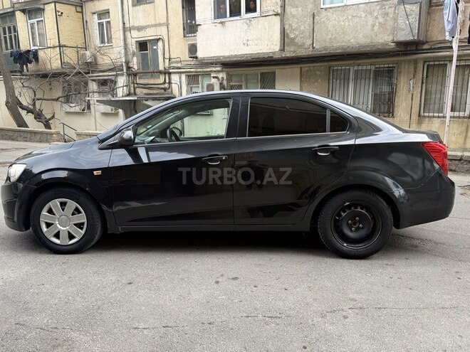 Chevrolet Aveo-8
