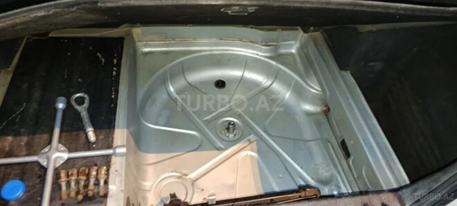 Mercedes E 240 2000, 321,000 km - 2.6 l - Bakı