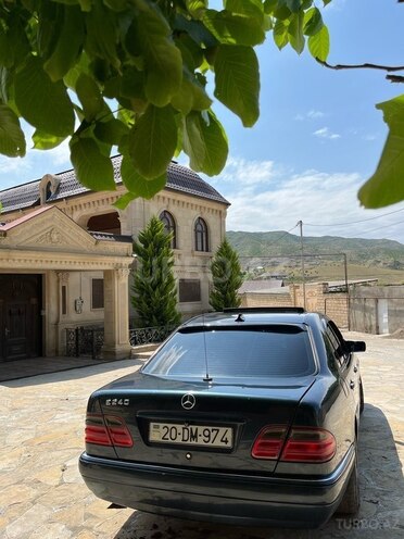 Mercedes E 240 1999, 390,000 km - 2.4 l - Şəmkir
