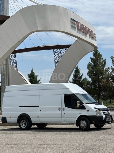 Ford Transit-4