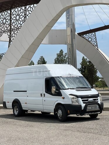 Ford Transit-3