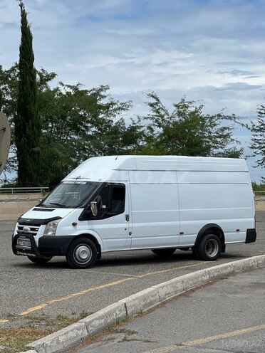 Ford Transit-6