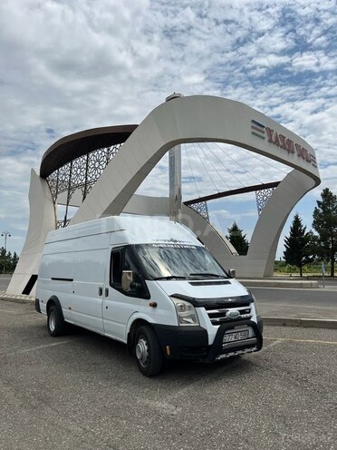 Ford Transit-12