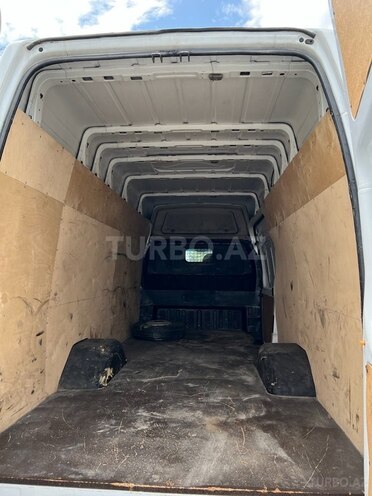 Ford Transit-10