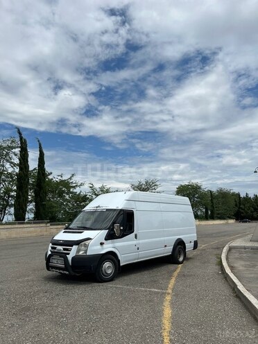 Ford Transit-14