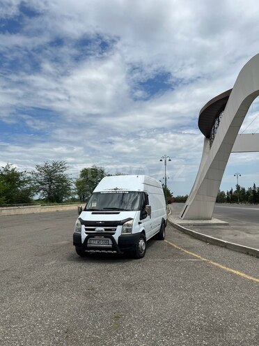 Ford Transit-13
