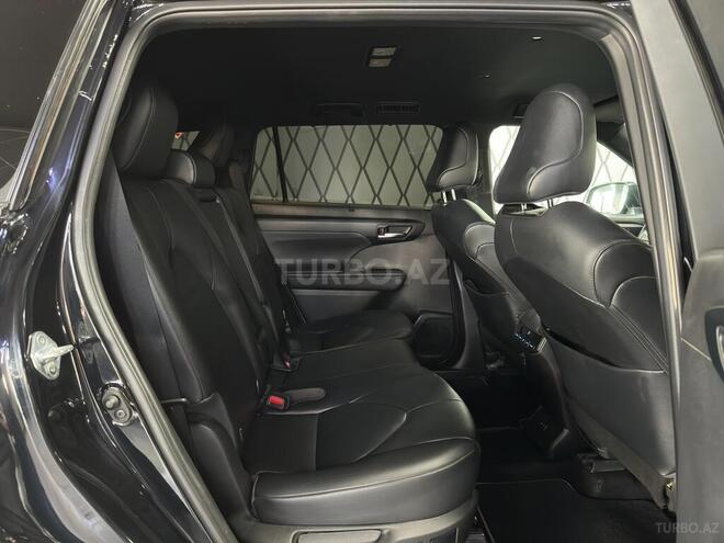 Toyota Highlander-12