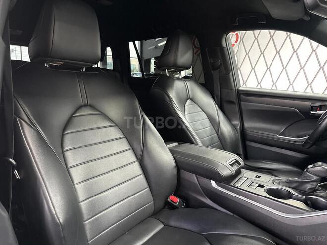 Toyota Highlander-13