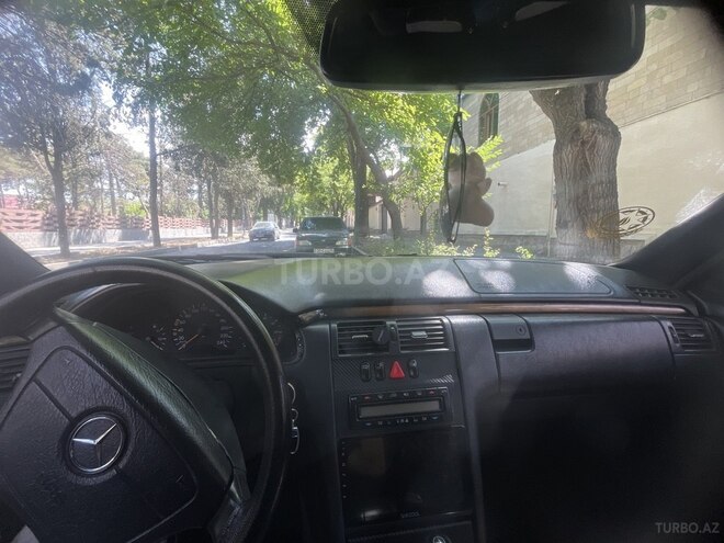 Mercedes E 240 1999, 390,000 km - 2.4 l - Şəmkir