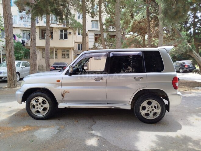 Mitsubishi Pajero io 2001, 321,585 km - 2.0 l - Bakı