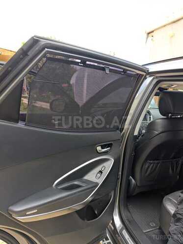 Hyundai Santa Fe-13