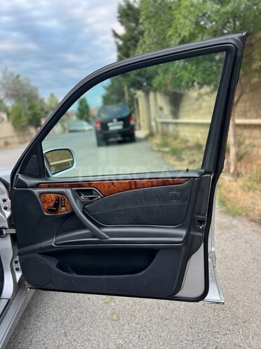 Mercedes E 220 d 2001, 416,776 km - 2.2 л - Bakı