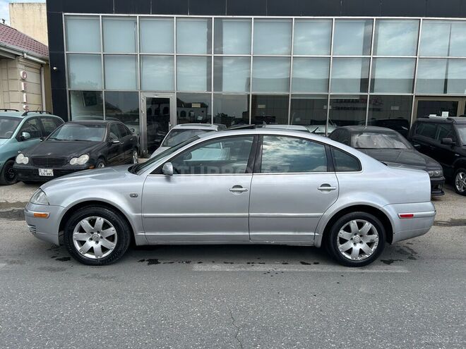 Volkswagen Passat 2002, 285,000 km - 2.0 л - Bakı