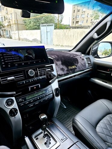 Toyota Land Cruiser-8