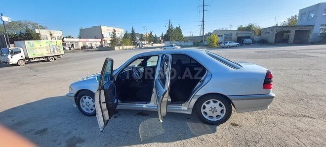Mercedes C 240 1998, 312,000 km - 2.4 l - Quba