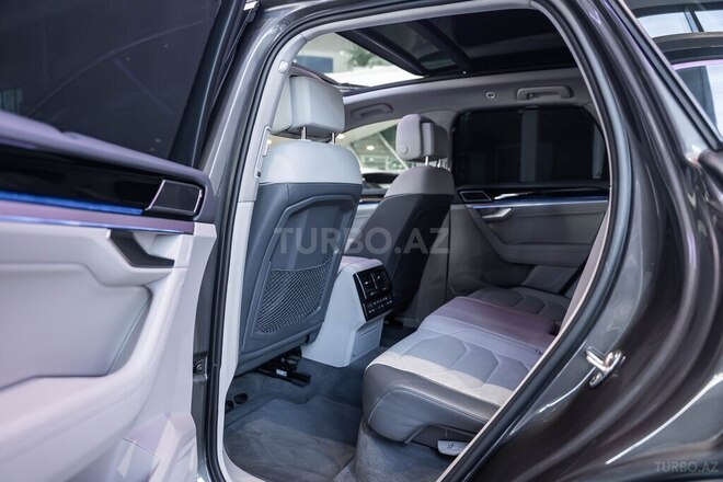 Volkswagen Touareg 2021, 57,785 km - 3.0 l - Bakı