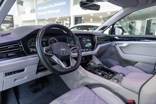Volkswagen Touareg 2021, 57,785 km - 3.0 l - Bakı
