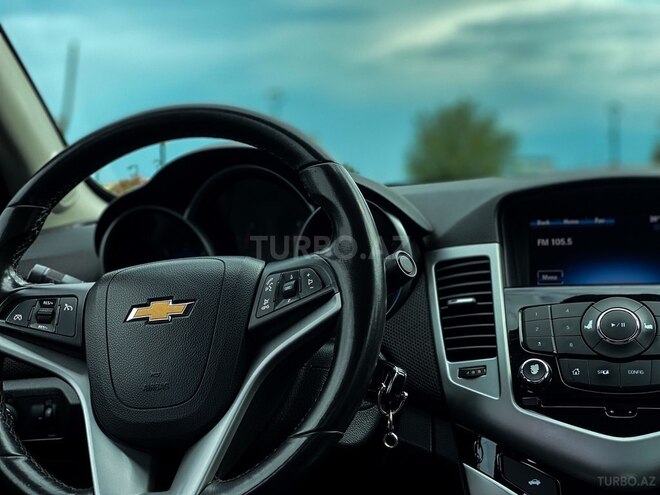 Chevrolet Cruze-15