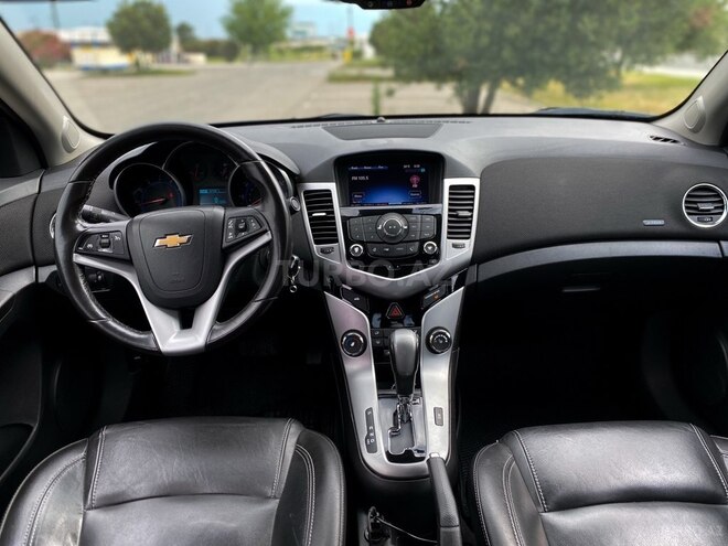 Chevrolet Cruze-16