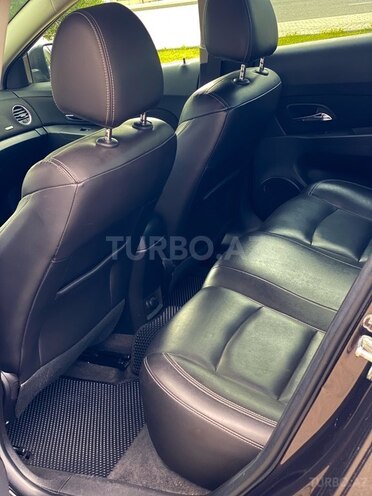 Chevrolet Cruze-14