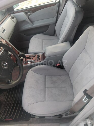 Mercedes E 240 1999, 450,000 km - 2.4 л - Bakı