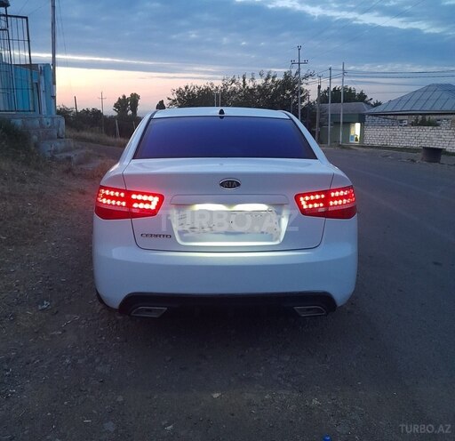 Kia Cerato-5