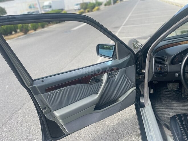 Mercedes C 250 d 1996, 380,000 km - 2.5 л - Bakı