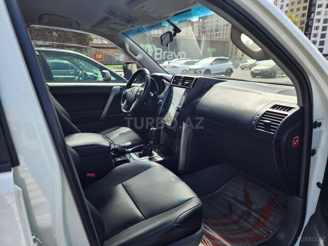 Toyota Land Cruiser Prado-9
