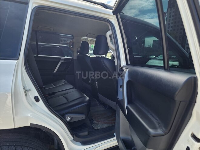 Toyota Land Cruiser Prado-10