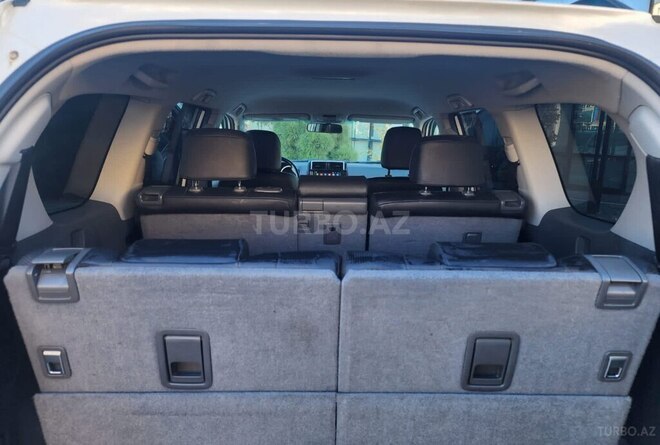 Toyota Land Cruiser Prado-11