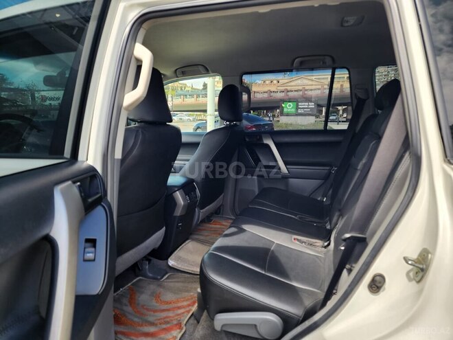 Toyota Land Cruiser Prado-12