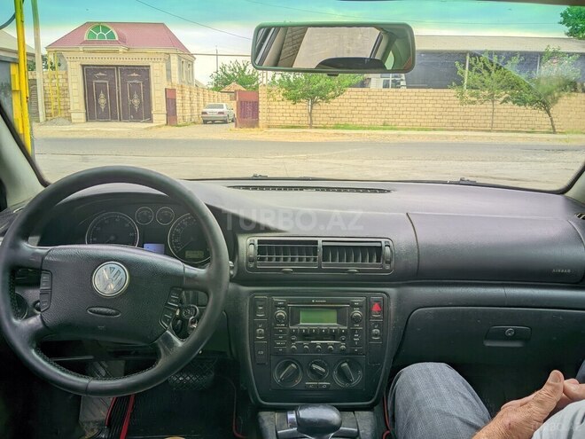 Volkswagen Passat 2003, 206,642 km - 1.8 l - Biləsuvar
