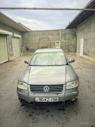 Volkswagen Passat 2003, 206,642 km - 1.8 l - Biləsuvar