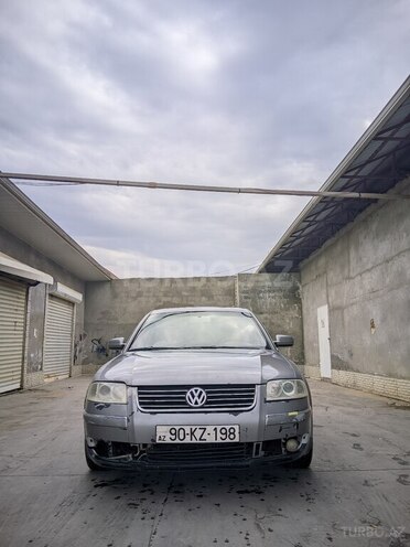 Volkswagen Passat 2003, 206,642 km - 1.8 l - Biləsuvar
