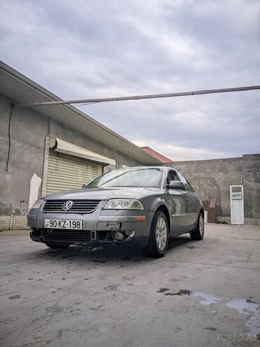 Volkswagen Passat 2003, 206,642 km - 1.8 l - Biləsuvar