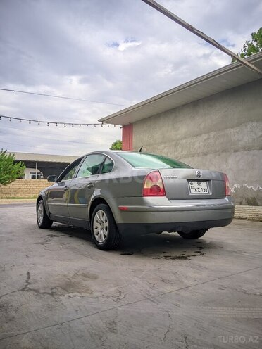 Volkswagen Passat 2003, 206,642 km - 1.8 l - Biləsuvar