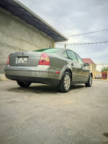 Volkswagen Passat 2003, 206,642 km - 1.8 l - Biləsuvar