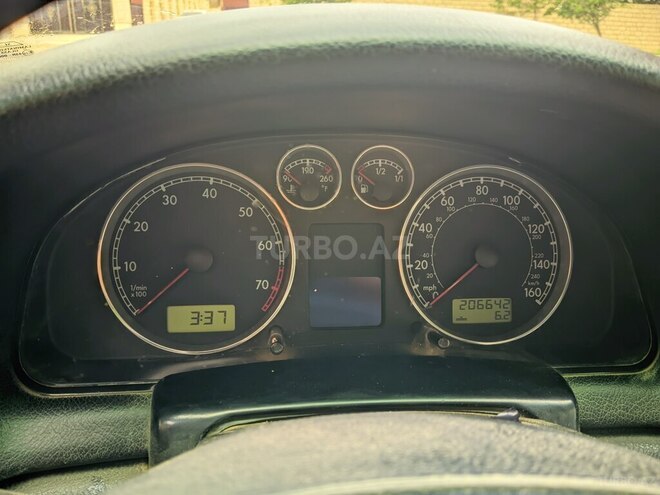 Volkswagen Passat 2003, 206,642 km - 1.8 l - Biləsuvar