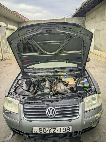 Volkswagen Passat 2003, 206,642 km - 1.8 l - Biləsuvar