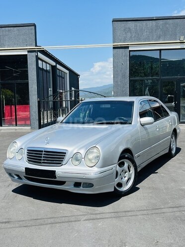 Mercedes E 240 2001, 195,000 km - 2.6 l - Zaqatala