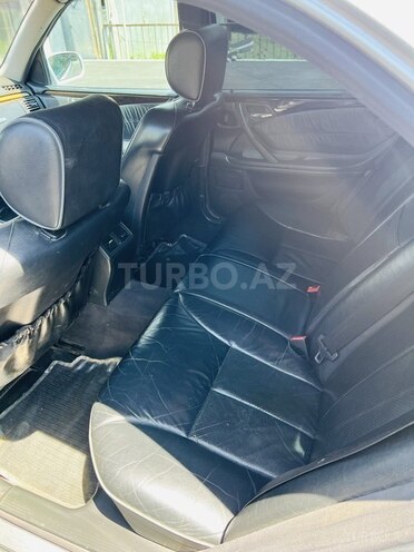 Mercedes E 240 2001, 195,000 km - 2.6 l - Zaqatala