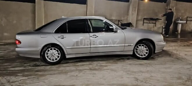Mercedes E 220 d 2000, 407,000 km - 2.2 l - Bakı